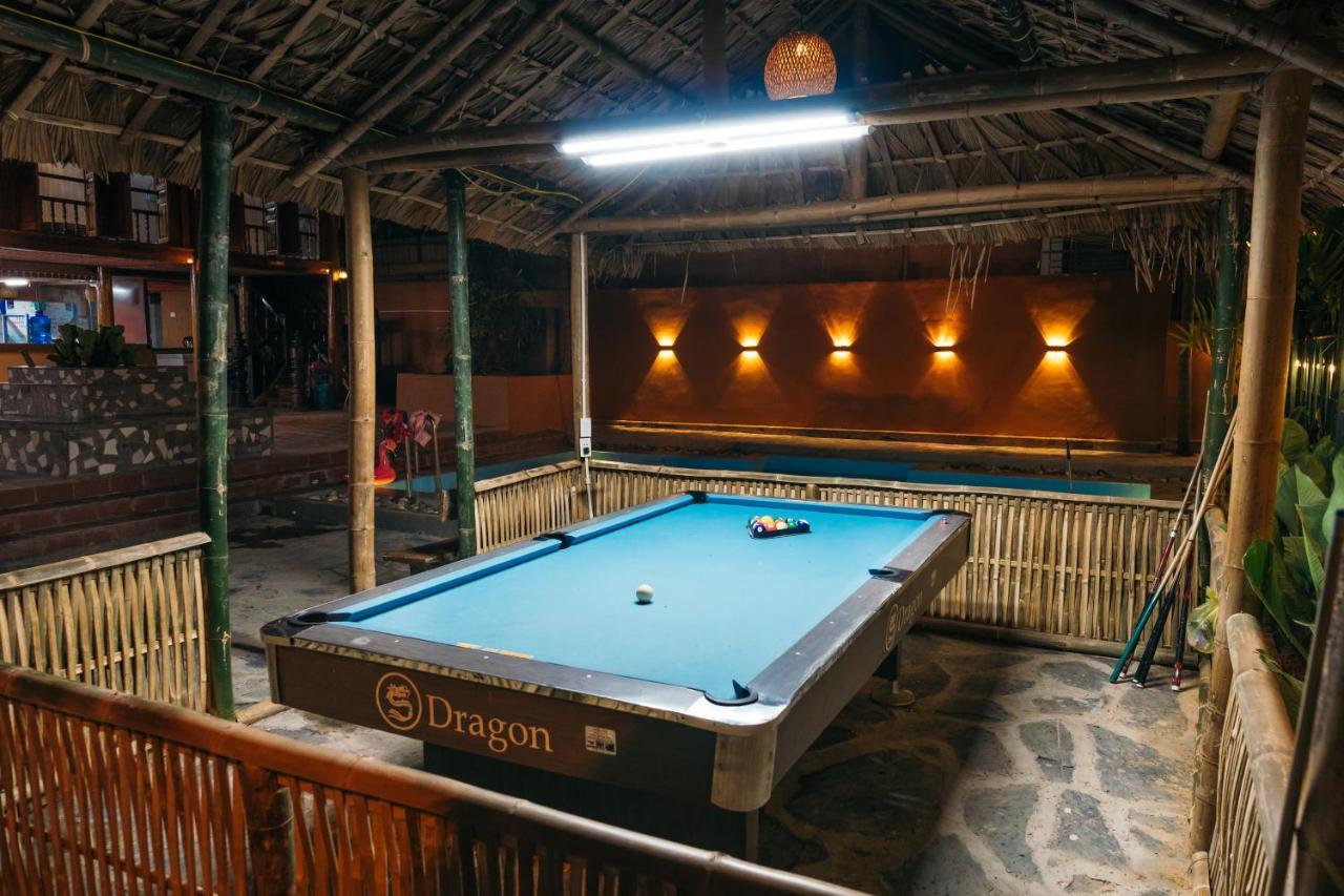 Odyssey Hostel, Tours & Motorbikes Rental Ha Giang Bagian luar foto