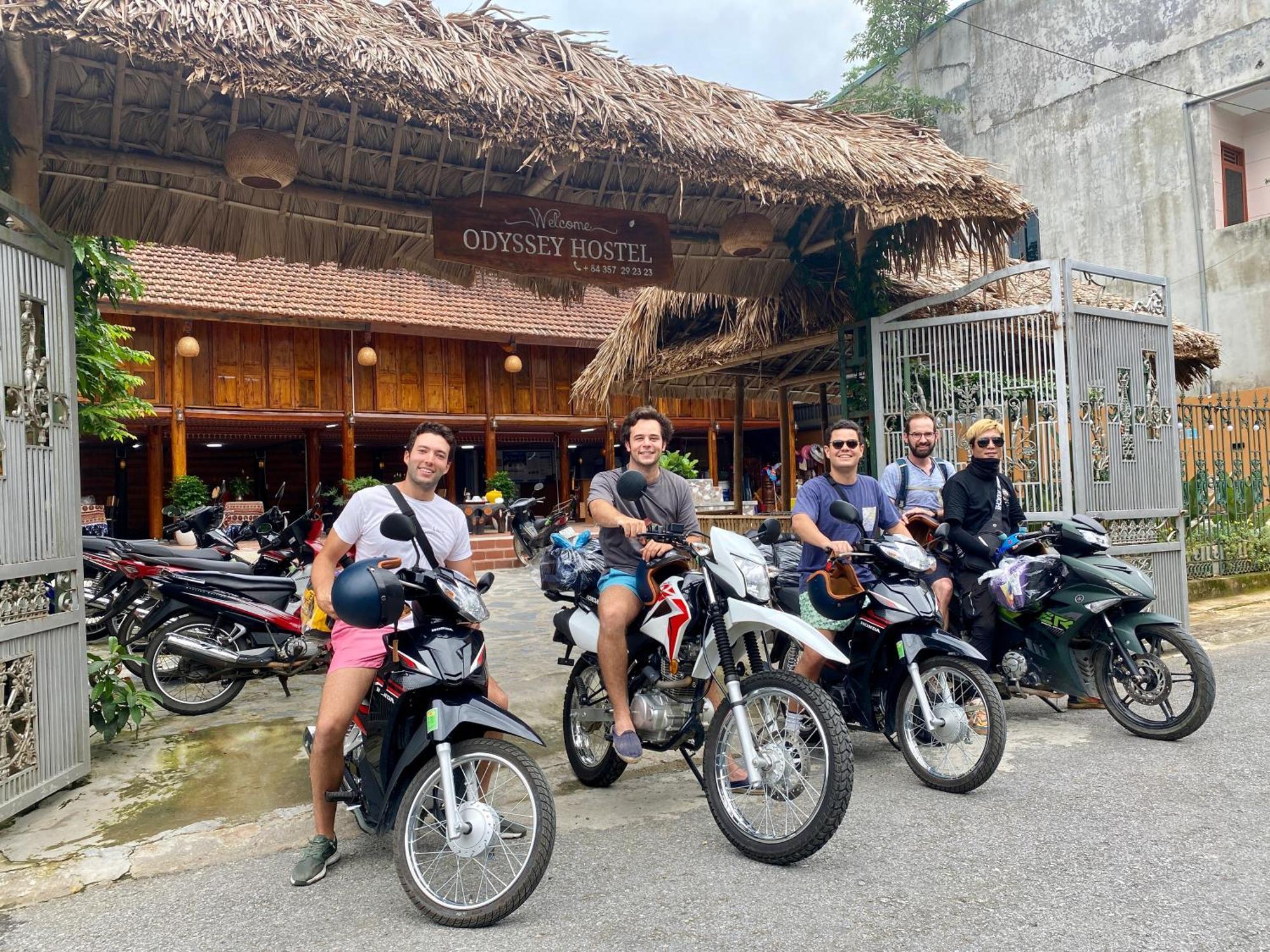 Odyssey Hostel, Tours & Motorbikes Rental Ha Giang Bagian luar foto