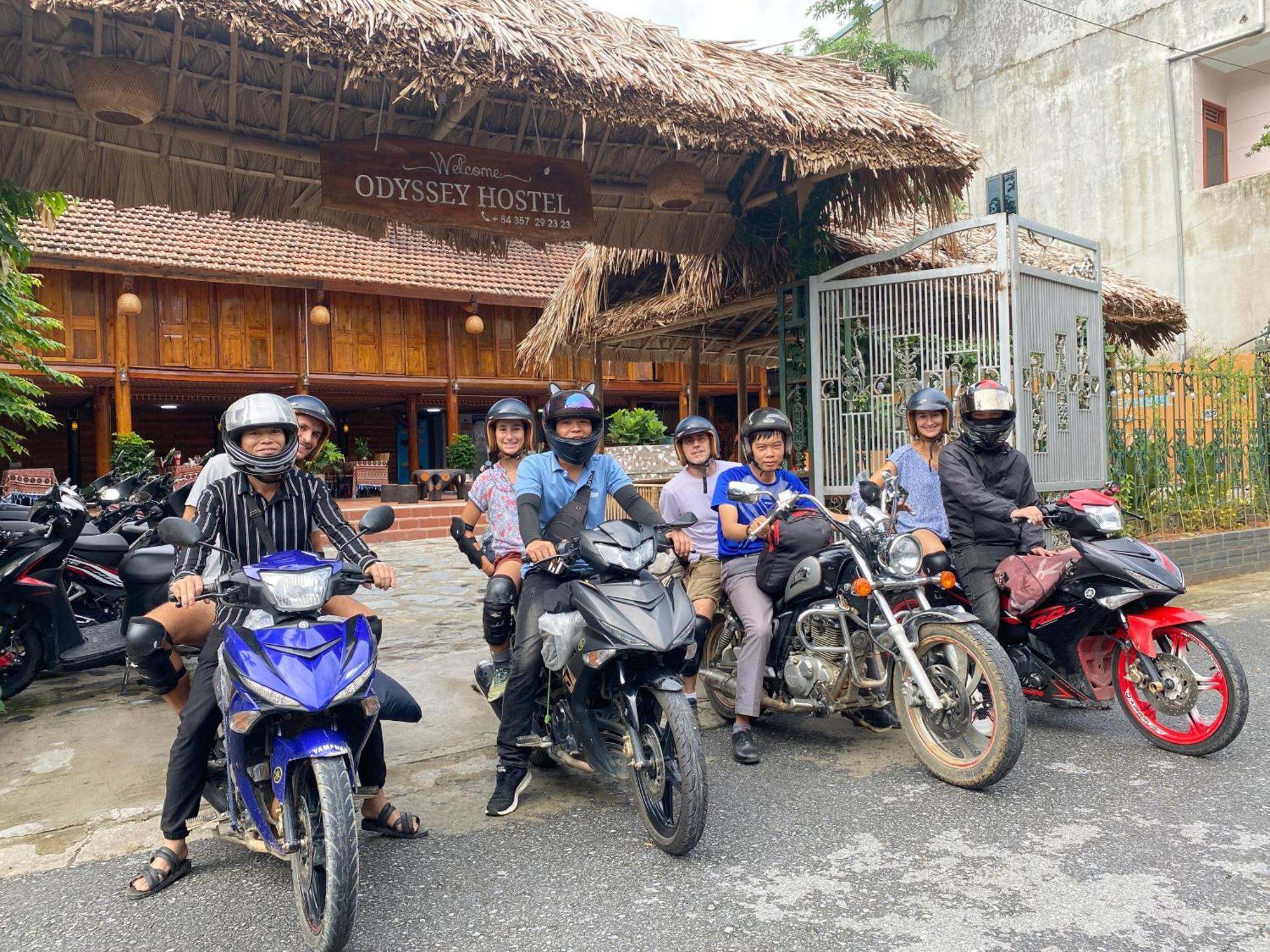 Odyssey Hostel, Tours & Motorbikes Rental Ha Giang Bagian luar foto