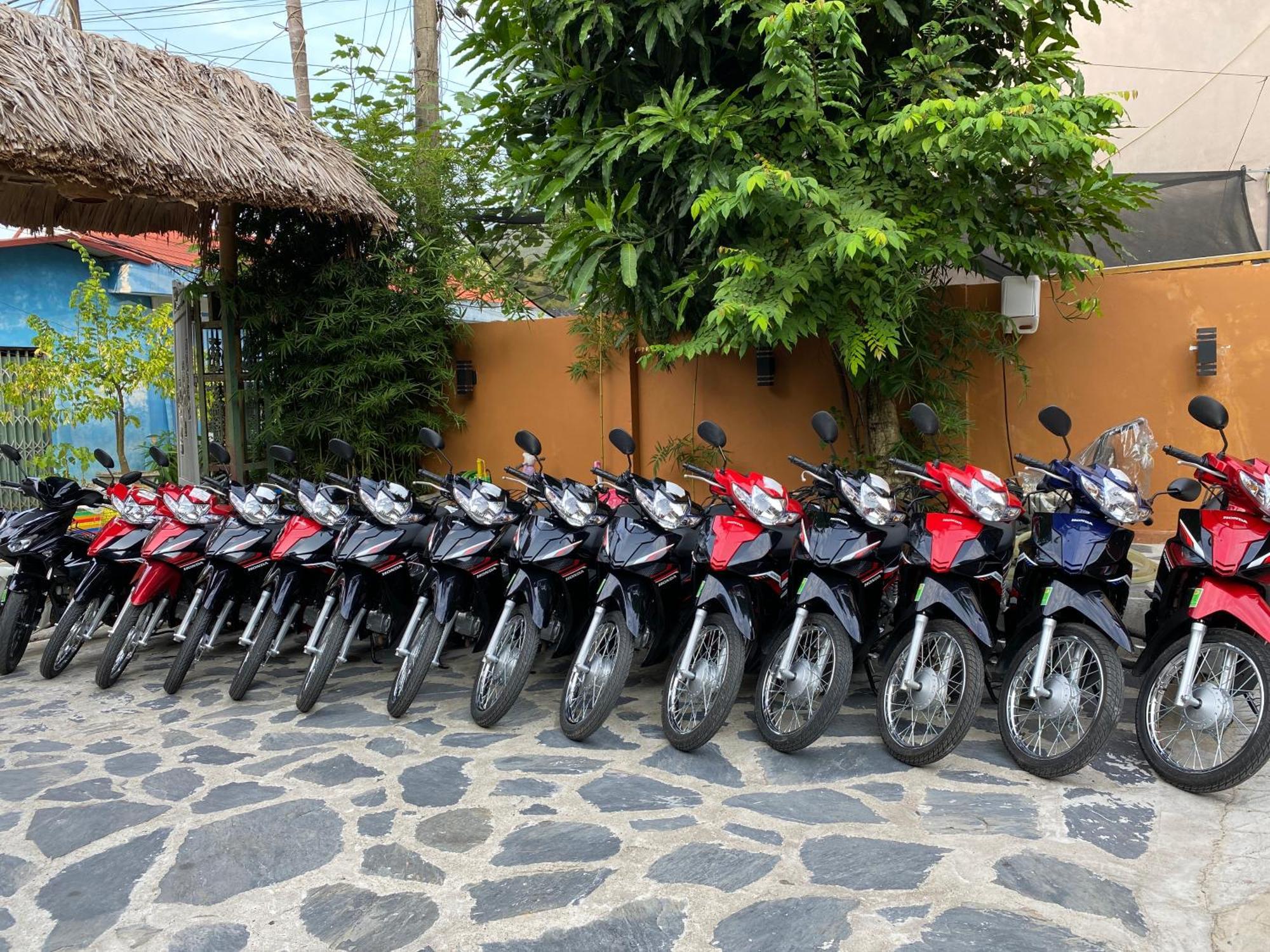 Odyssey Hostel, Tours & Motorbikes Rental Ha Giang Bagian luar foto