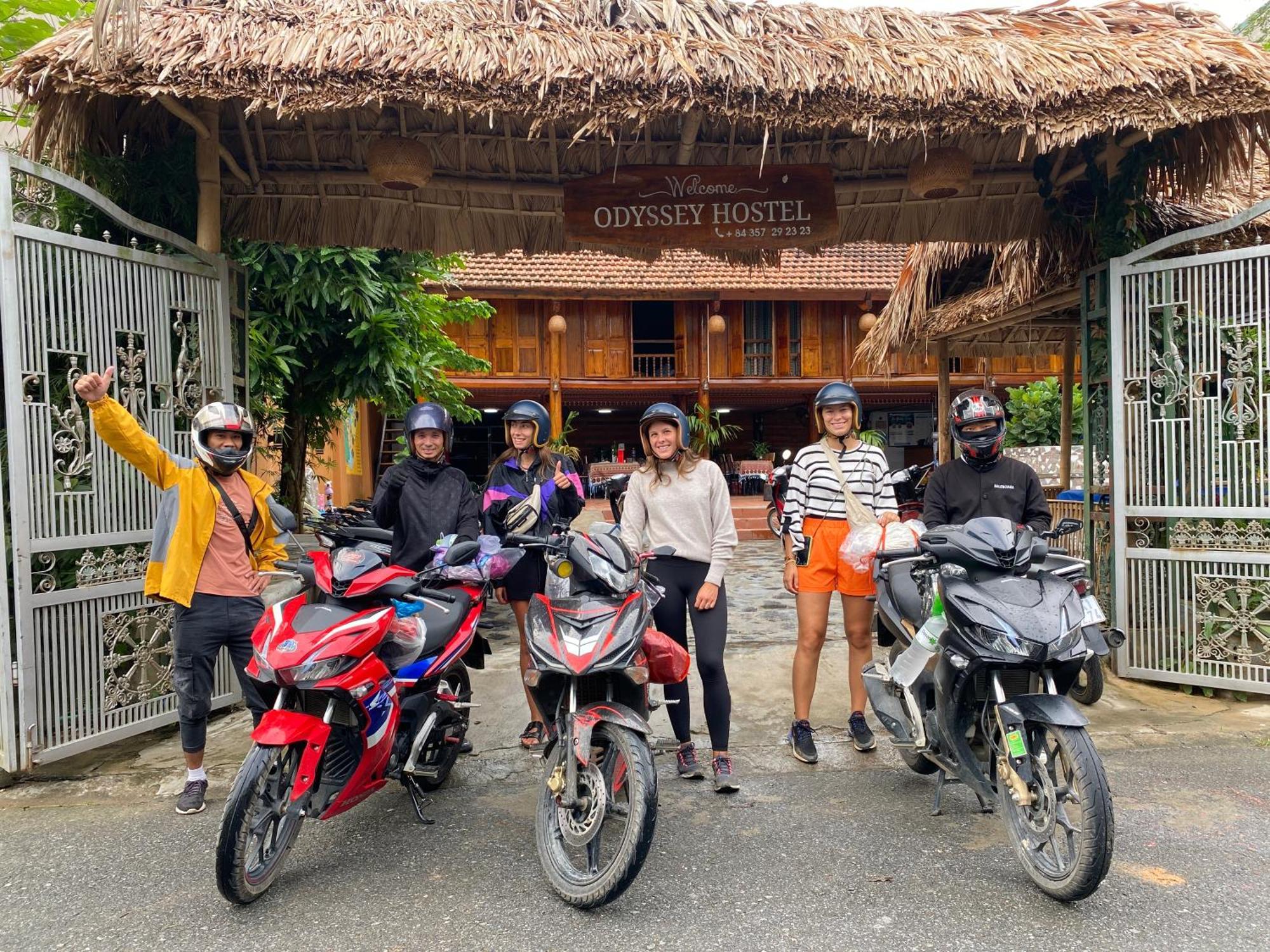 Odyssey Hostel, Tours & Motorbikes Rental Ha Giang Bagian luar foto