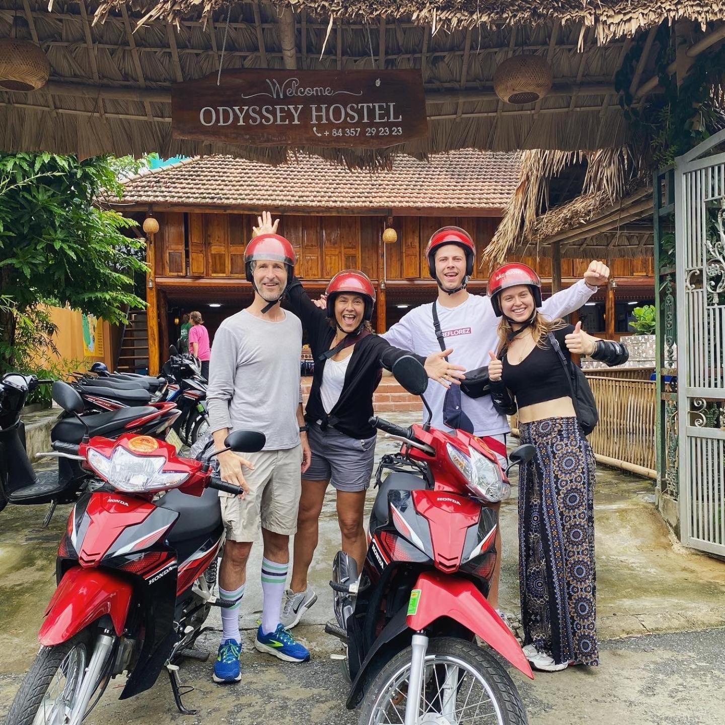 Odyssey Hostel, Tours & Motorbikes Rental Ha Giang Bagian luar foto