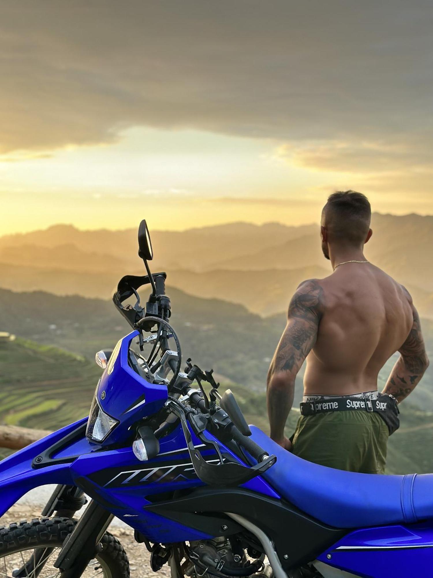 Odyssey Hostel, Tours & Motorbikes Rental Ha Giang Bagian luar foto