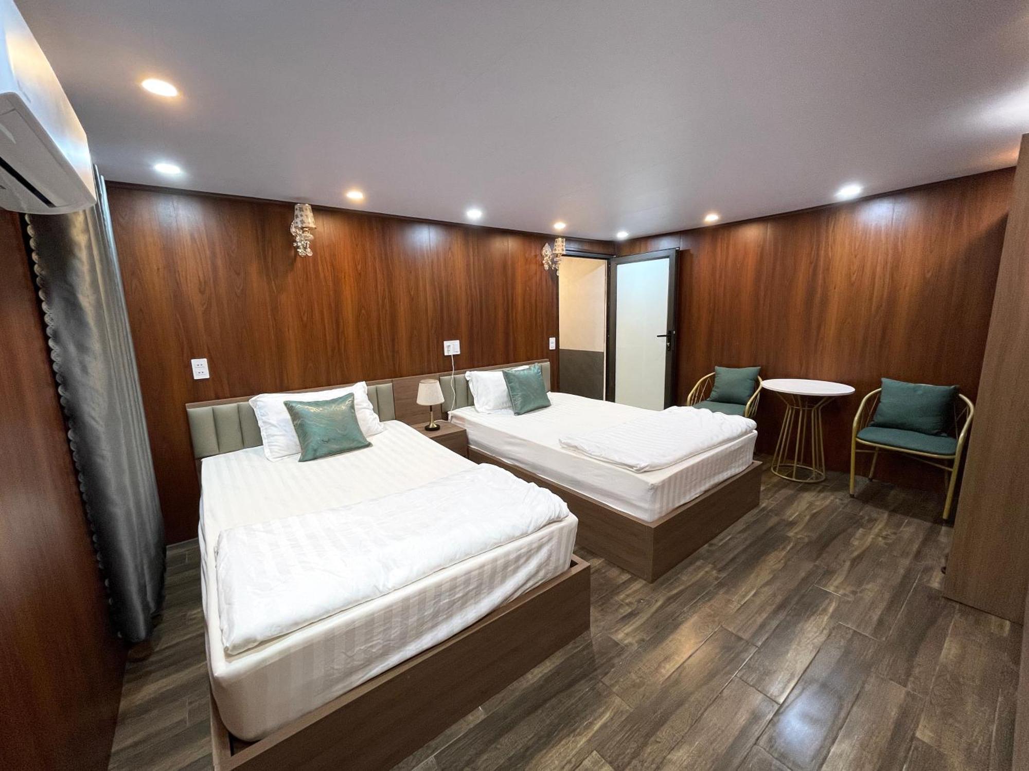 Odyssey Hostel, Tours & Motorbikes Rental Ha Giang Bagian luar foto