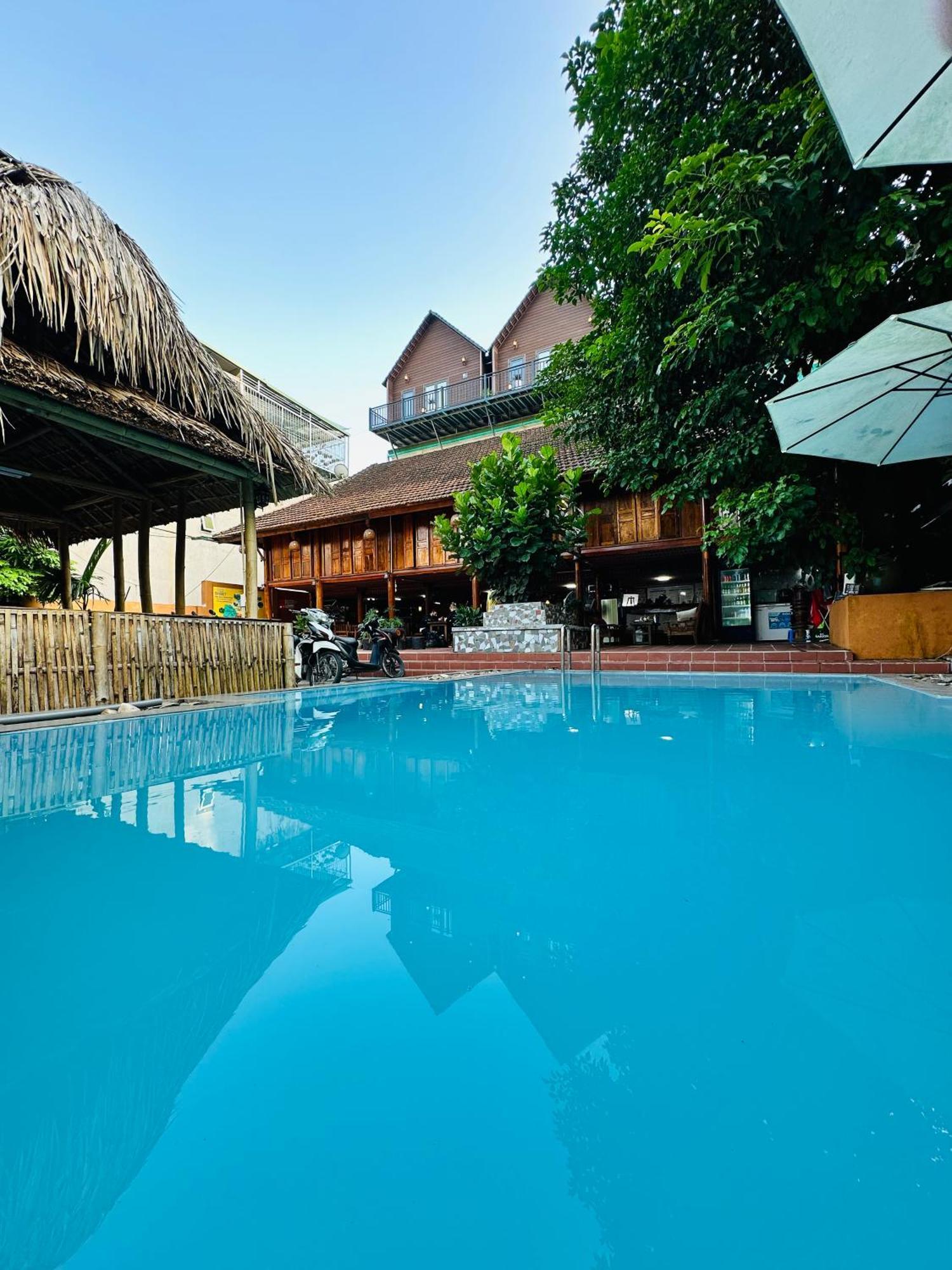 Odyssey Hostel, Tours & Motorbikes Rental Ha Giang Bagian luar foto