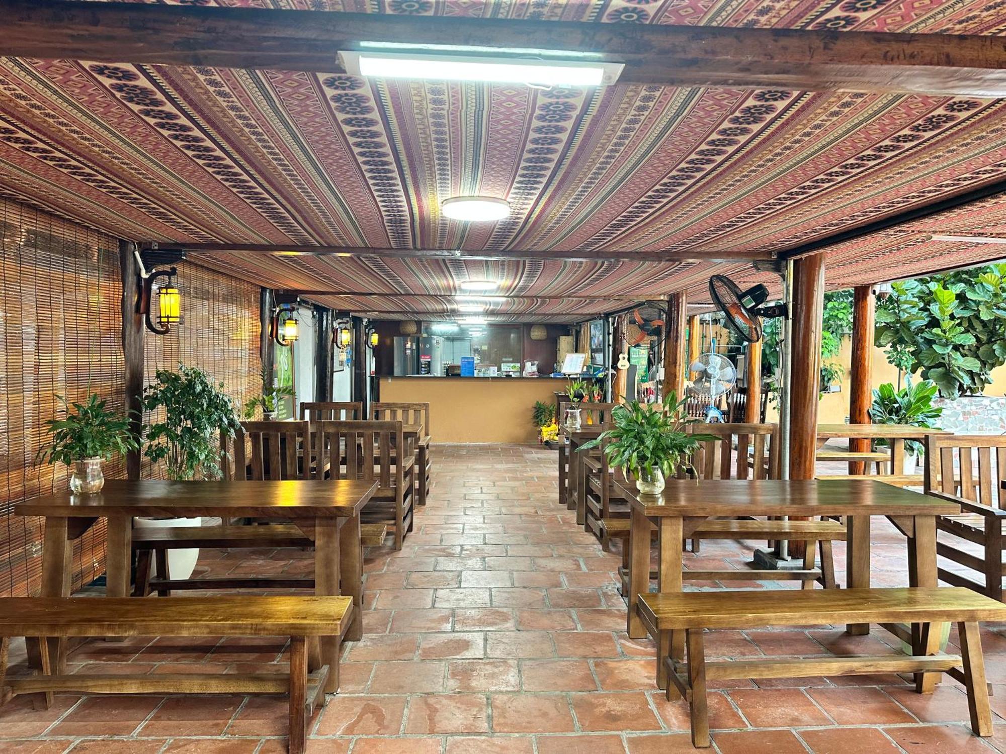 Odyssey Hostel, Tours & Motorbikes Rental Ha Giang Bagian luar foto